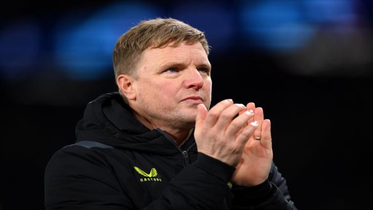 Newcastle manager Eddie Howe claps the fans